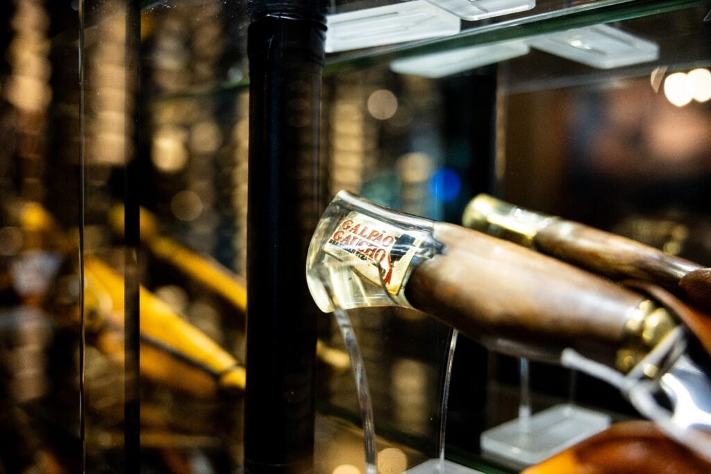 Do you know what the Gaucho Knife represents? 🔪 🥩 

For a Gaucho, a knife is never just a tool. It’s an extension of the arm, a symbol of freedom, and a legacy passed down through generations.

It’s the silent partner in the fields and the guest of honor at our barbecue. To carry one is to carry our history, our honor, and to keep the tradition alive.

Happy National Knife Day! 

Book your table now ❤️