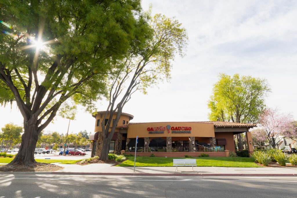 Galpão Gaucho Brazilian Steakhouse - Cupertino, CA

Discover the refined flavors of Brazil at Galpão Gaucho, where upscale dining meets traditional barbecue.

An authentic Brazilian dining experience.
🥩 18 UNLIMITED Selections from the Grill
✨ The Golden Steak®
🥗 Gourmet Salads with 45+ items

Book your table now!